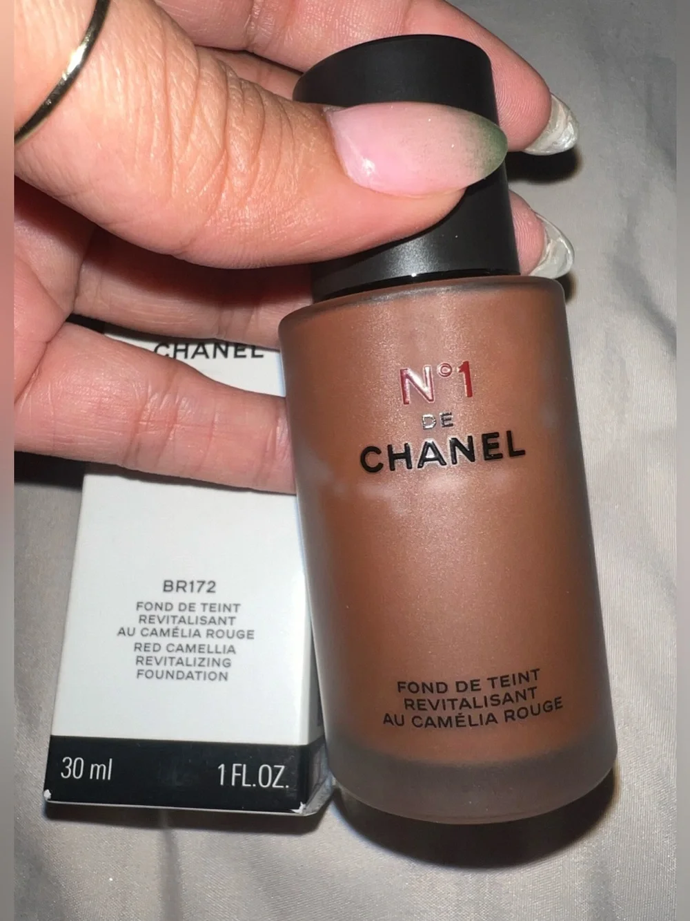 CHANEL N°1 de CHANEL Foundation - Deep Brown Shade BR172 new with box